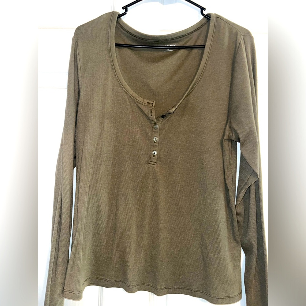 Old Navy Long Sleeve Top